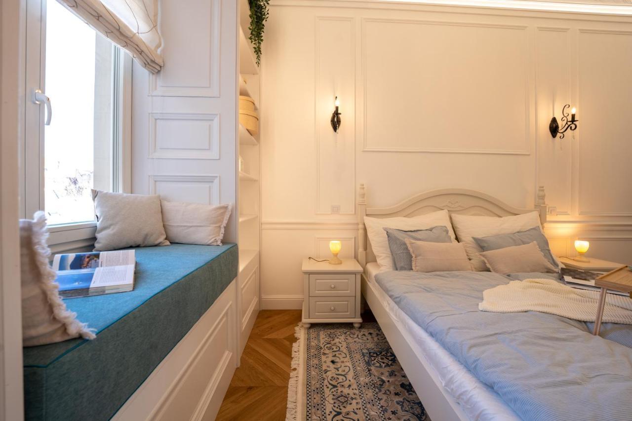 Charme De Provence In Prague Apartment Exterior photo